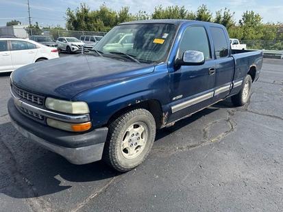 chevrolet silverado 1500 2002 2GCEC19T621357111 image chevrolet silverado 1500 2002 2GCEC19T621357111 image